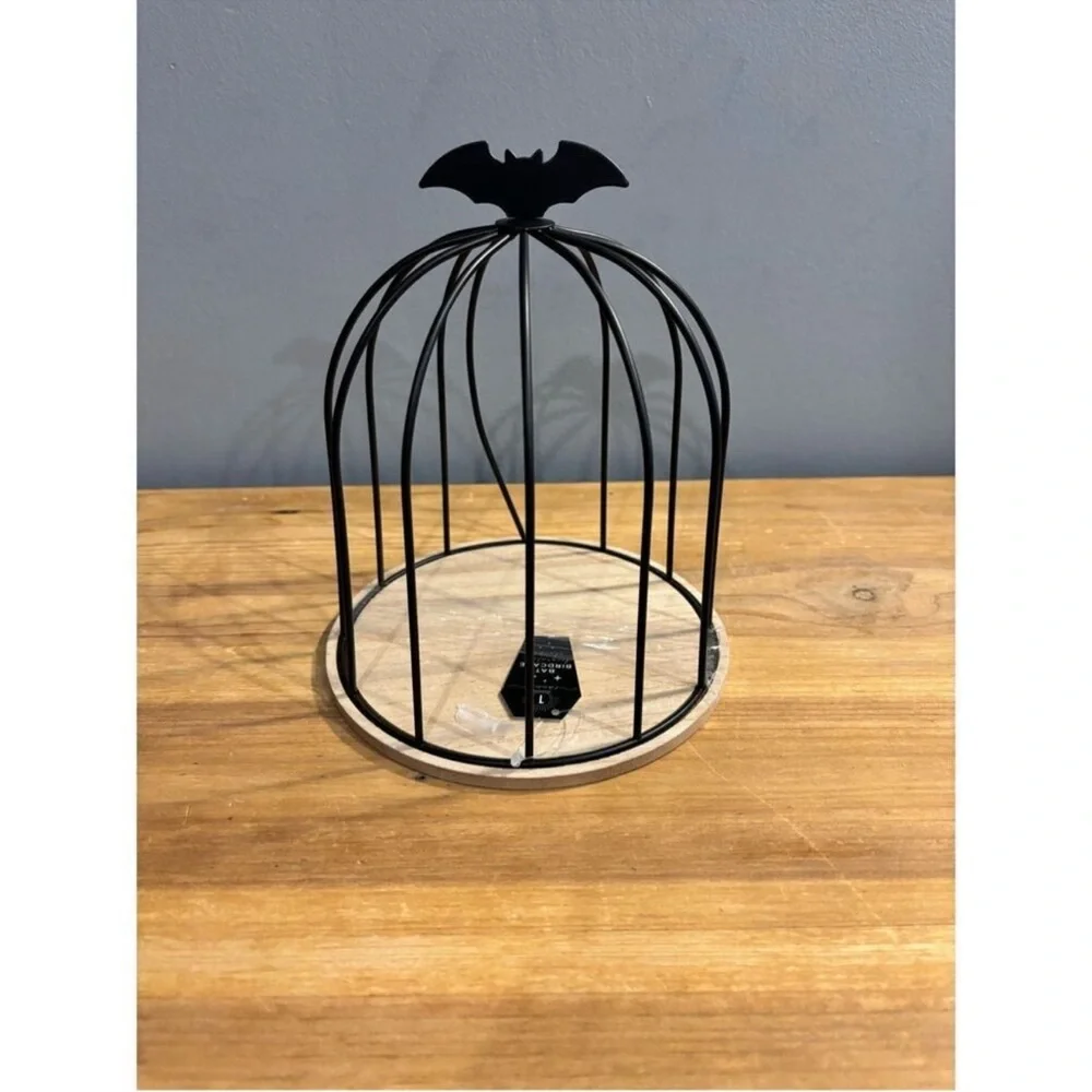Target bull’s-eye bat cage/birdcage Halloween decor